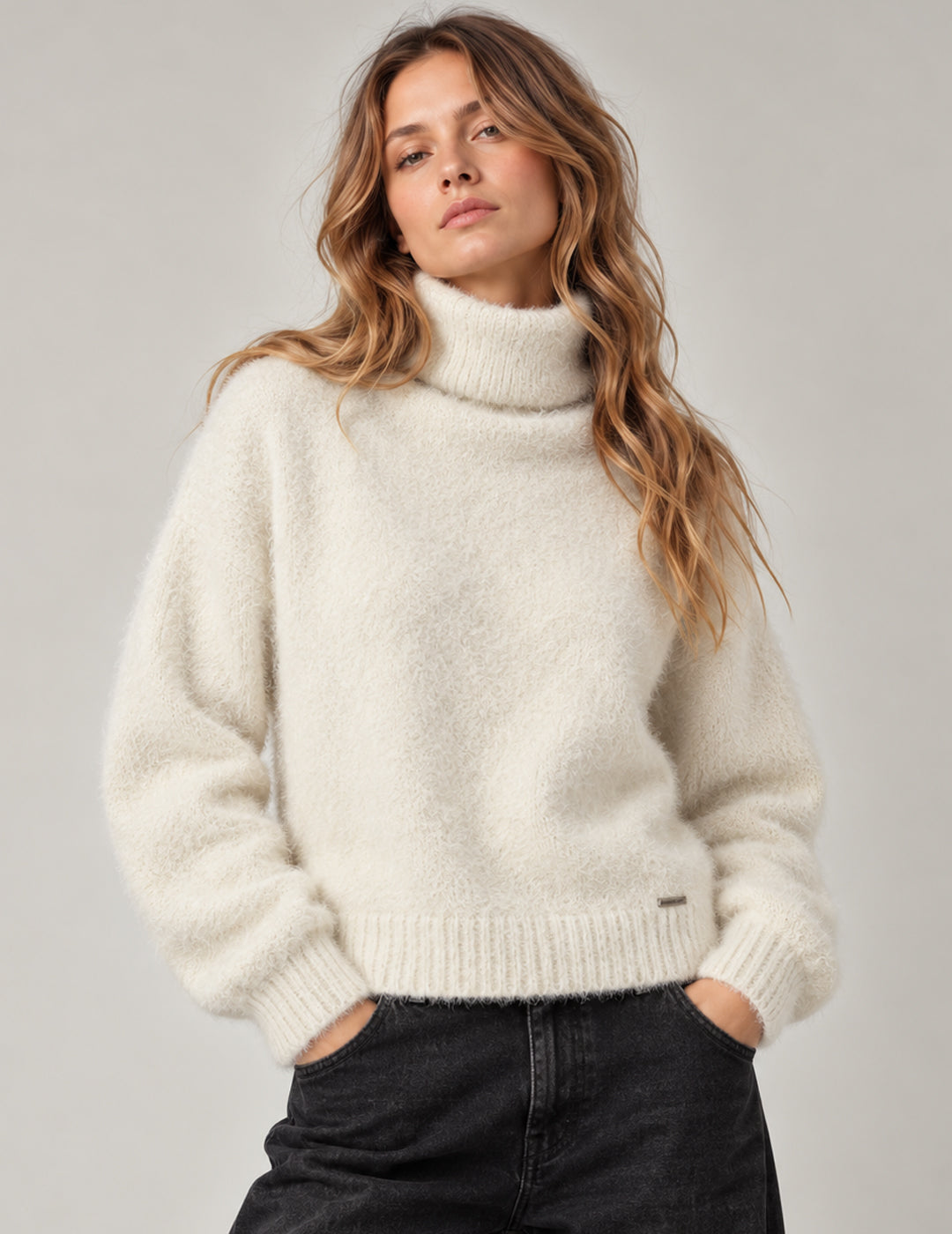 MAGLIA DOLCEVITA IN FUR YARN donna off white fw26w66md cc-a0002 MAGLIA M/L DOLCEVITA UNITO